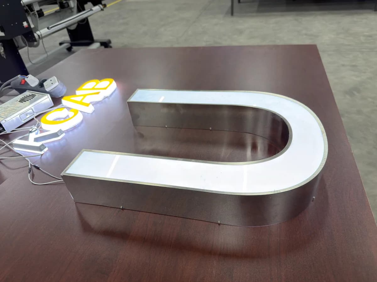 Illuminated letter fabrication sample